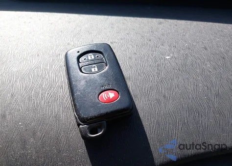 2013 Toyota Prius Three z USA, uszkodzony, nr VIN JTDKN3DU3D0355288